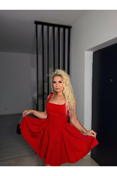 by SLA boutique Rochie Doll rosie cu detalii din strasuri