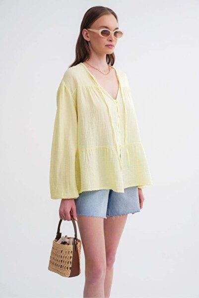 Mixray 4563 Women's Loose Muslin Shirt with Tie Collar and Elastic Sleeves Pastel Yellow