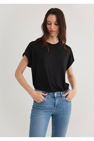 Mavi Μαύρο μπλουζάκι Basic Off Shoulder - Regular Fit1611649-900