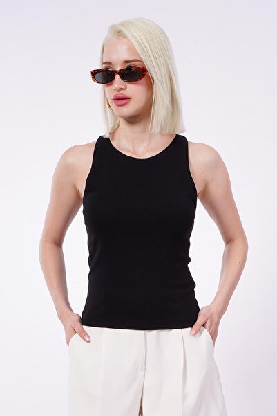 Seeh قميص داخلي أساسي أسود للنساء SH253