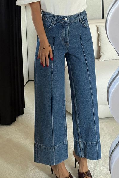 Özge Özgenç Jean crop cu cusături