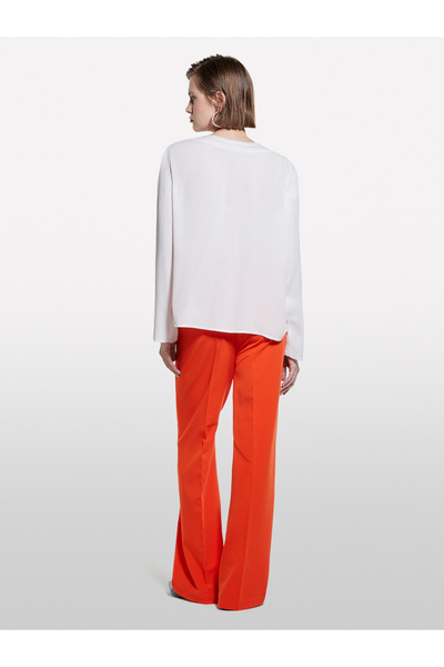 Sisley Γυναικεία μπλούζα μπεζ 100% βισκόζη με διάτρητο σχέδιο με λαιμόκοψη σε σχήμα V