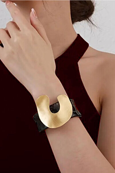 Pointmod سوار ليلي ديزاين غير متماثل من الأكريليك للنساء باللون الذهبي