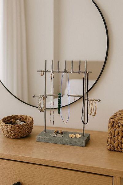 DAMLORA Marble High Quality Jewelry Stand