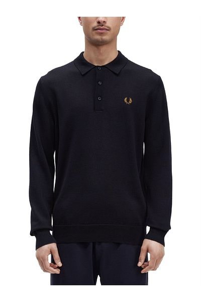 Fred Perry Polo clasic.