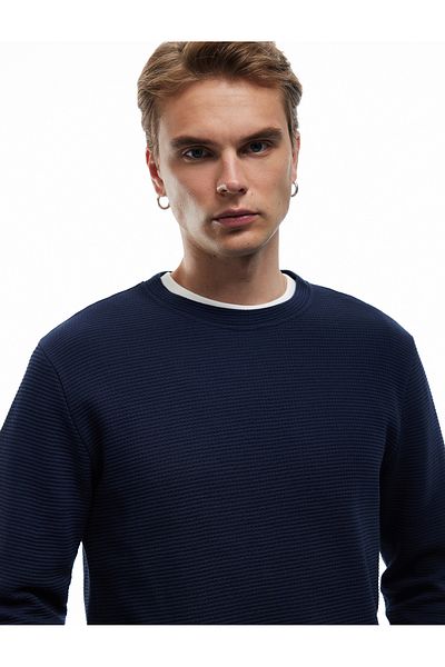 Koton Βαμβακερό μακρυμάνικο φούτερ με υφή Basic Crew Neck