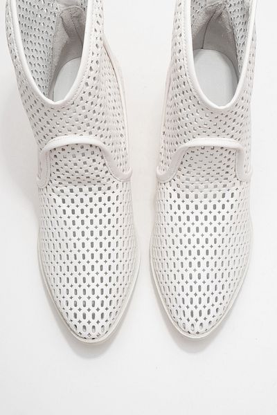 LuviShoes Γυναικείες καλοκαιρινές μπότες με χοντρό τακούνι PERA White Skin
