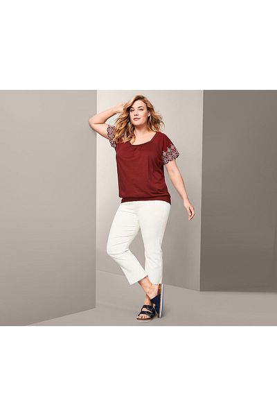 Tchibo Women Regular Fit Plain Capri Pants, White