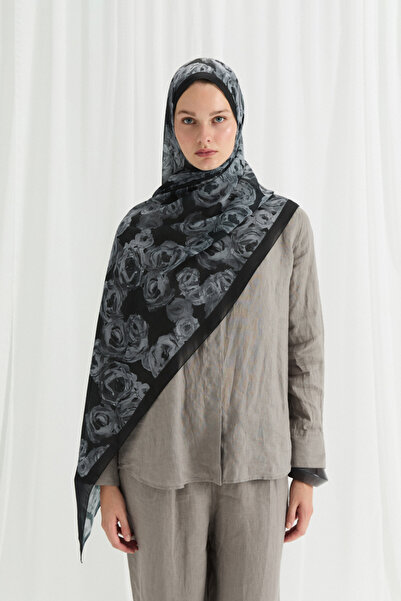 cs camellia scarf Şal Valeria din crep de mătase - Negru