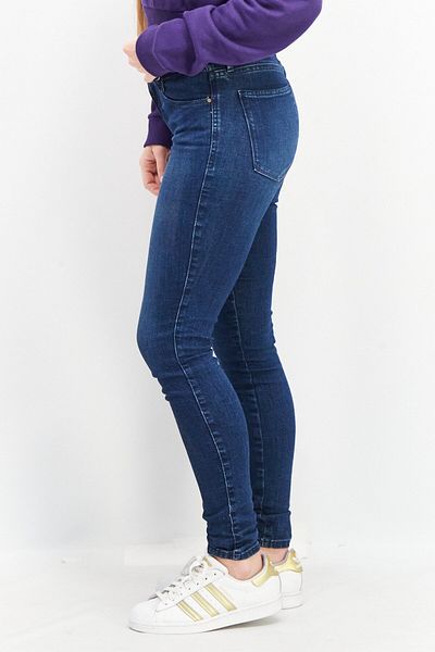 Guess Women Curve Fit Washed Stretchable Jeans, Blue