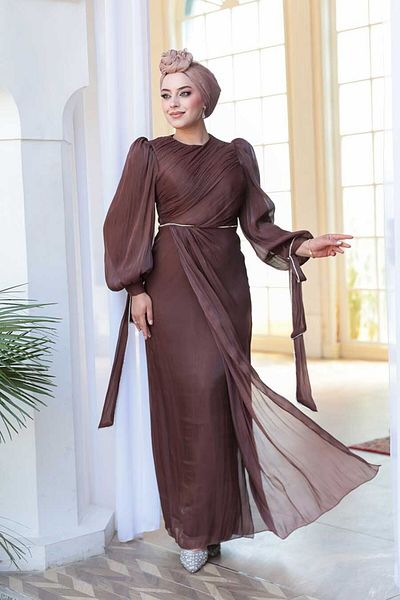 N.S NEVA STYLE Βραδινό φόρεμα Hijab σε σκούρο καφέ με λεπτομέρεια ντραπέ 50193KKH