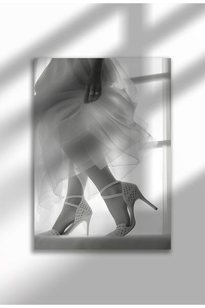 21mxm Vintage Photography Poster, Feminist Street Style, Black & White Canvas, Rebel Muse 2025