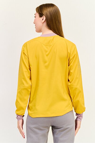 hoka Women Sportswear Fit Training Wind Shell Jacket, Mustard