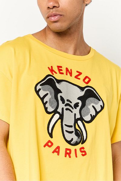 Kenzo تي شيرت رجالي مطرز بأكمام قصيرة ورقبة دائرية، أصفر