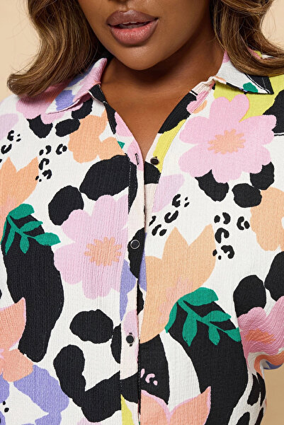 Stil Diva Plus Size Button Front Short Sleeve Floral Print Shirt 304181