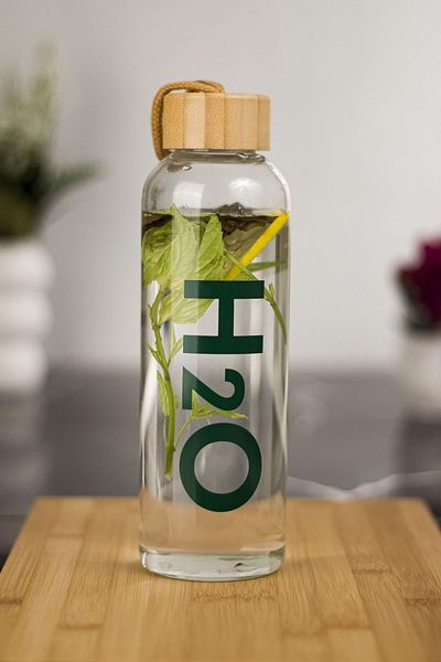 Hangora H2O Borosilicate Glass Flask Bamboo Vacuum Lid Water Bottle Water Bottle (with Fabric Cover Gift) 600 ml