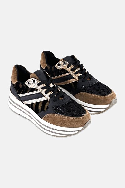 Geox حذاء كاجوال برباط للنساء من D Kency B، متعدد الألوان