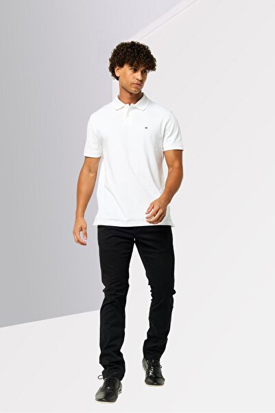 Tommy Hilfiger Men Regular Fit Solid Chino Pants, Black