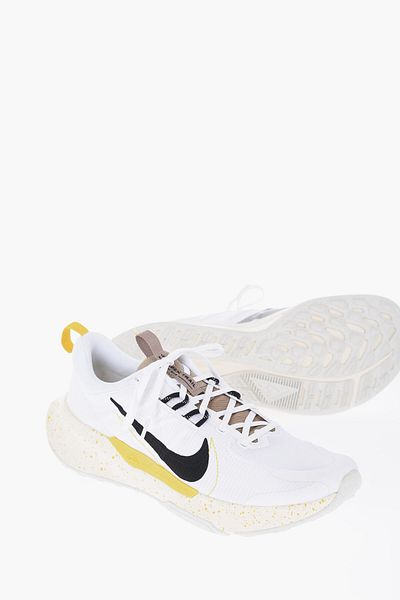 Nike Solid Color Juniper Trail 2 Low-Top Sneakers With Contrast L