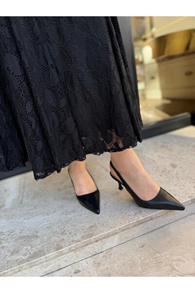 BABLACK كعب جلد طبيعي بمقدمة مدببة باللون الأسود