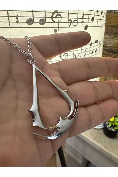 Herşey Nota Assassin's Creed Symbol Figured Unisex Necklace – Mysterious and Powerful Design