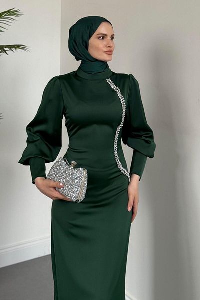 MERVEN AKYÜZ Βραδινό φόρεμα Nigina Side Stone στυλό Emerald