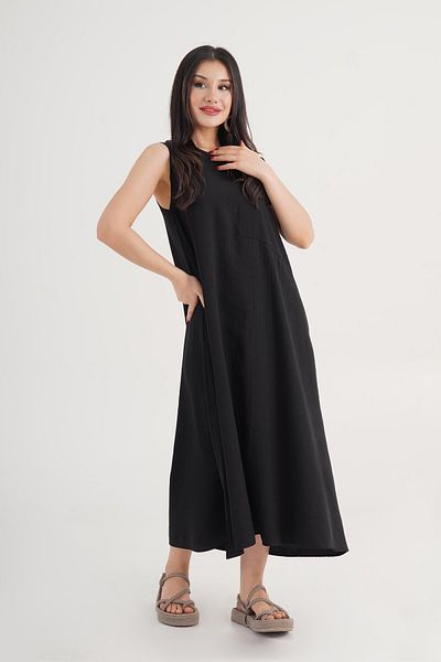 Hipo Trend Crinkle Black Sleeveless Dress with Crew Neck Pockets