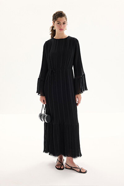 Hooopstore Μαύρο φόρεμα με λεπτομέρεια πλισέ
