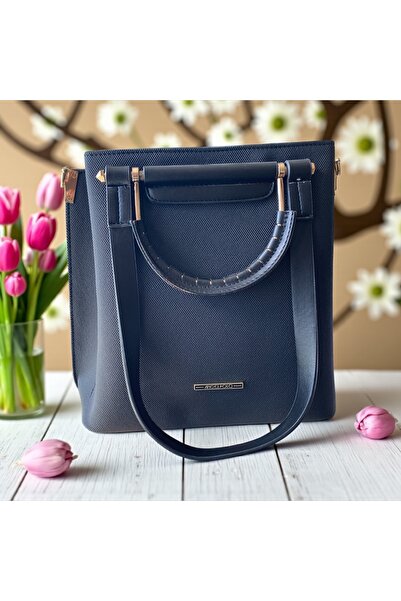 Angel Polo حقيبة يد وكتف بتفاصيل ذهبية سوداء