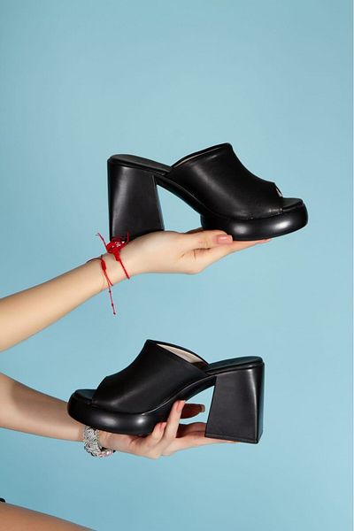 Zerenyus Diar Black Wedge High Heeled Slippers