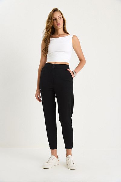 Bianco Lucci Women's Double Button Pocket Detailed Balloon Pants 60283471