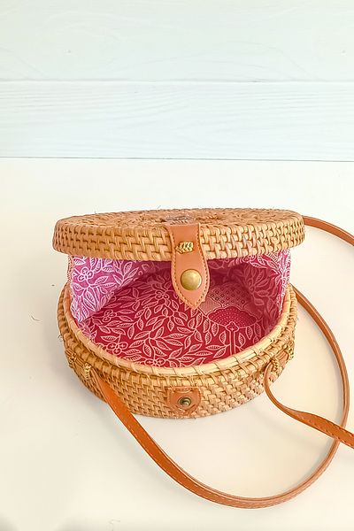 AVANTAGE HOME Selina - Rattan Round Shoulder Bag with Rattan Handmade Leather Strap Detail