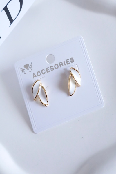 DEMOKAN Women's Earrings Enamel Small Leaf Earrings