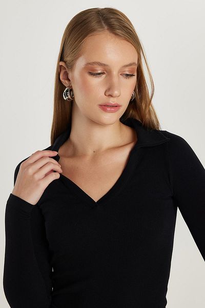 Tudors Women's Slim Fit Slim Fit V-Neck Black Blouse