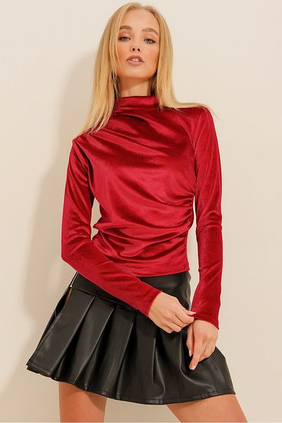 VAGGON Stand Collar Draped Velvet Blouse