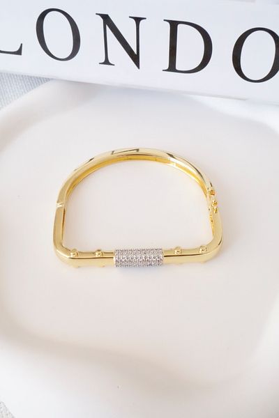 DEMOKAN Women's Bracelet Imported Vip Series Angled Handcuffs Zircon Stone Tarnish-Free Bracelet