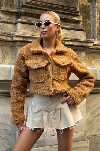 VAGGON Polo Collar Double Pocket Snap Closure Crop Plush Jacket