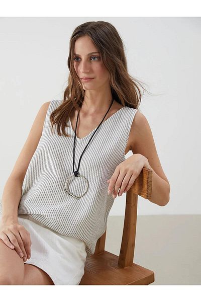 LC Waikiki Lcwaikiki Classic V-Neck Striped Muslin Blouse (S5)