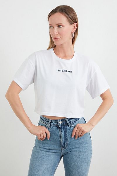 Fulla Moda Tricou crop cu imprimeu cu litere în relief