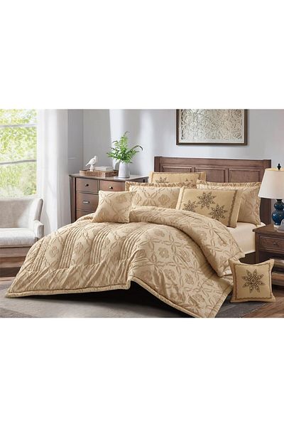 NAJMA Double bedspread made of the finest microfiber material with a luxurious and attractive design to give you a sleep among the clouds