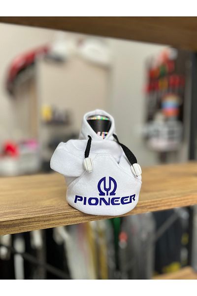 Universal Pioneer Gear Polar White