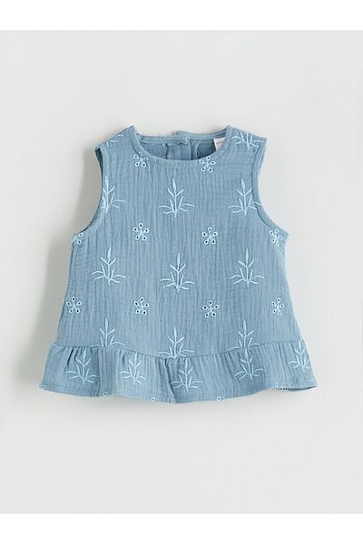 LC Waikiki Embroidered Baby Girl Blouse and Shorts 2-Piece