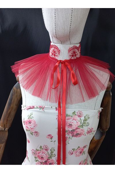 es moda shop Noctera Lace Detail Tulle Neck Collar Red