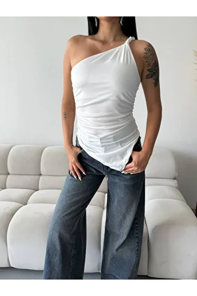 Buklemoda Shoulder Detail Design Blouse White