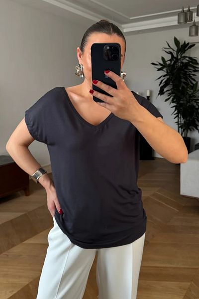Tuba Butik تي شيرت نسائي بأكمام قصيرة من الأمام والخلف على شكل حرف V