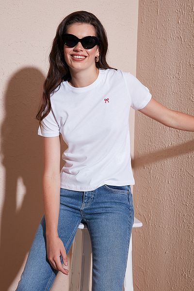 Lela Tricou din bumbac, slim, cu decolteu, cu detalii minimal de prelucrare, tricou 5866398