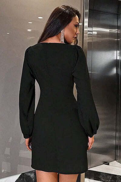 StreetWear Outlet Rochie Scurta Dama, Eleganta, Talie Plisata Si Maneci Lanterna