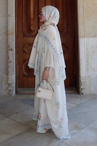 carell Tuğba Arslanbaş Aydın's Choice: Rosmina Cream Flosh Kaftan
