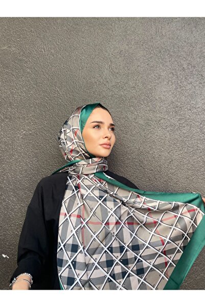 PİRAMİT فول شال حرير منقوش باللون الأخضر الزمردي