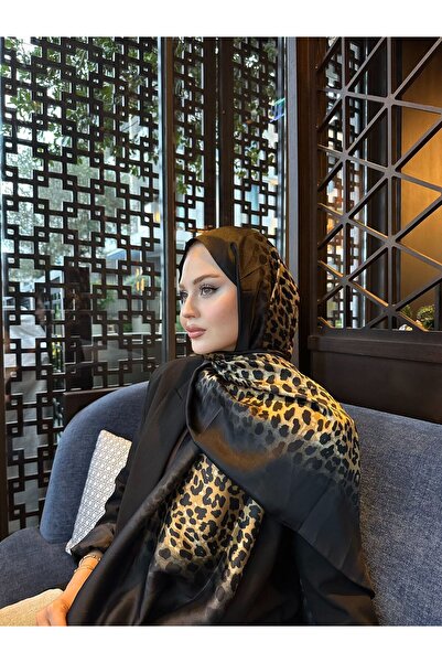 PİRAMİT DİOREL VUAL İPEK ŞAL LEOPAR DESENLİ SİYAH
